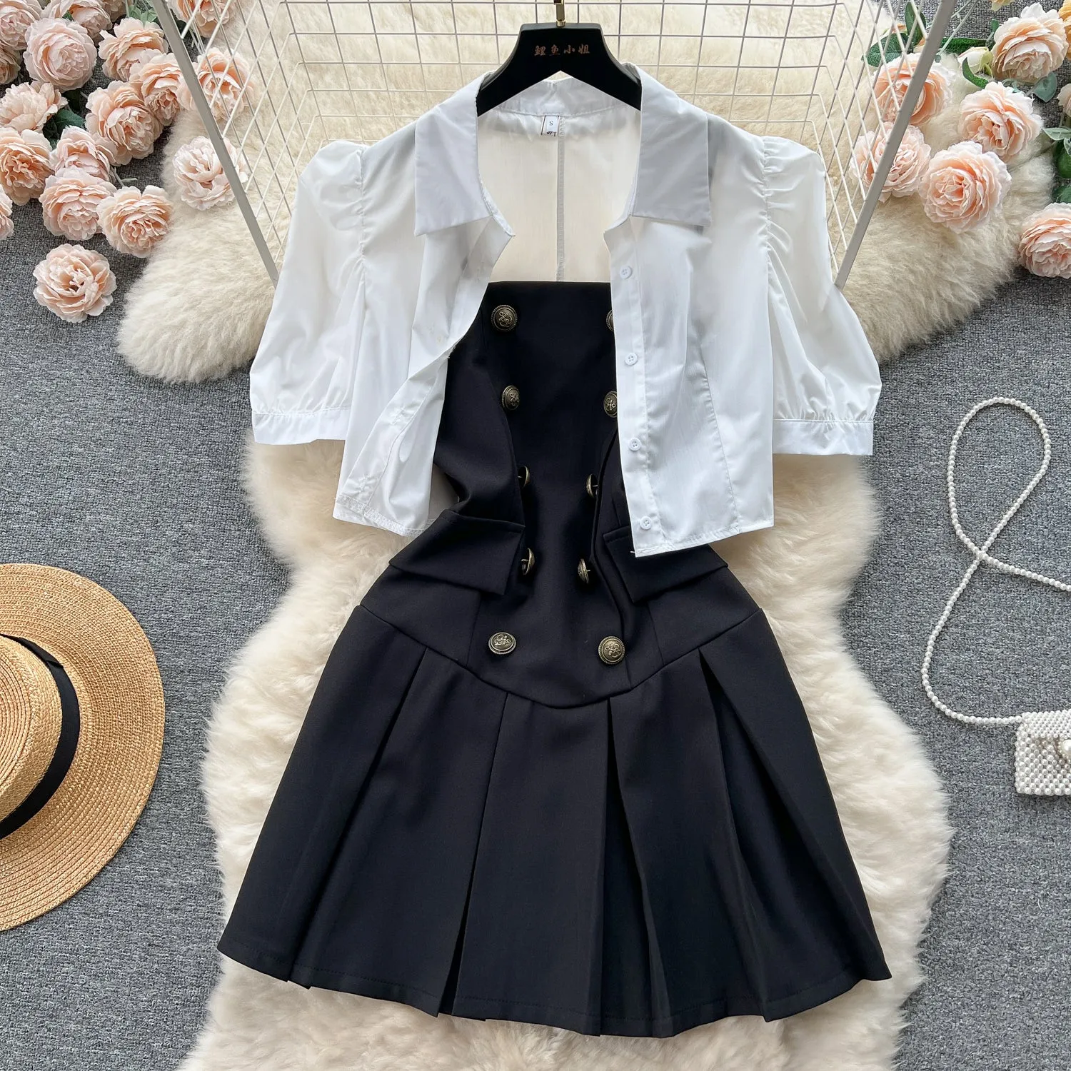 Bubble-sleeve Blouse&Halter Pleated Dress