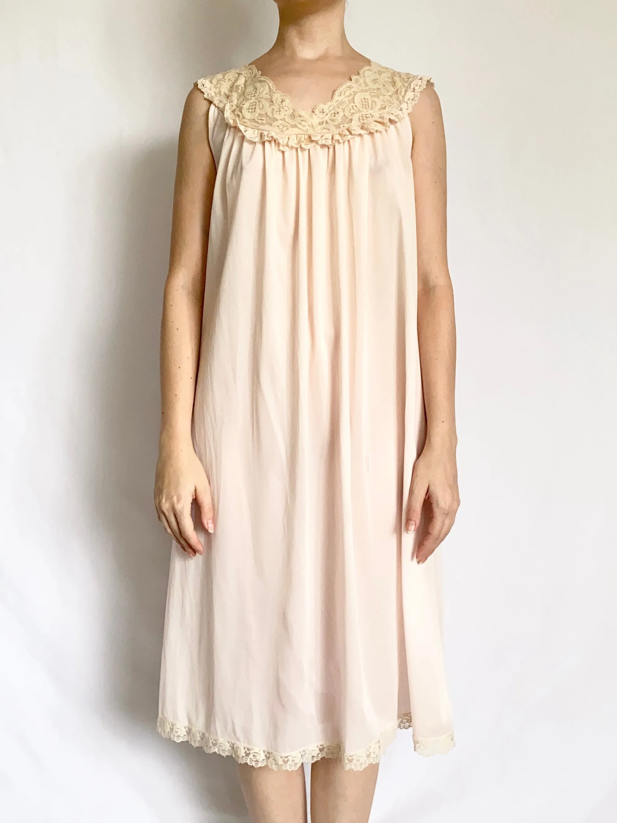 Pink 1950s Delicate Nightgown and Peignoir Set (S)