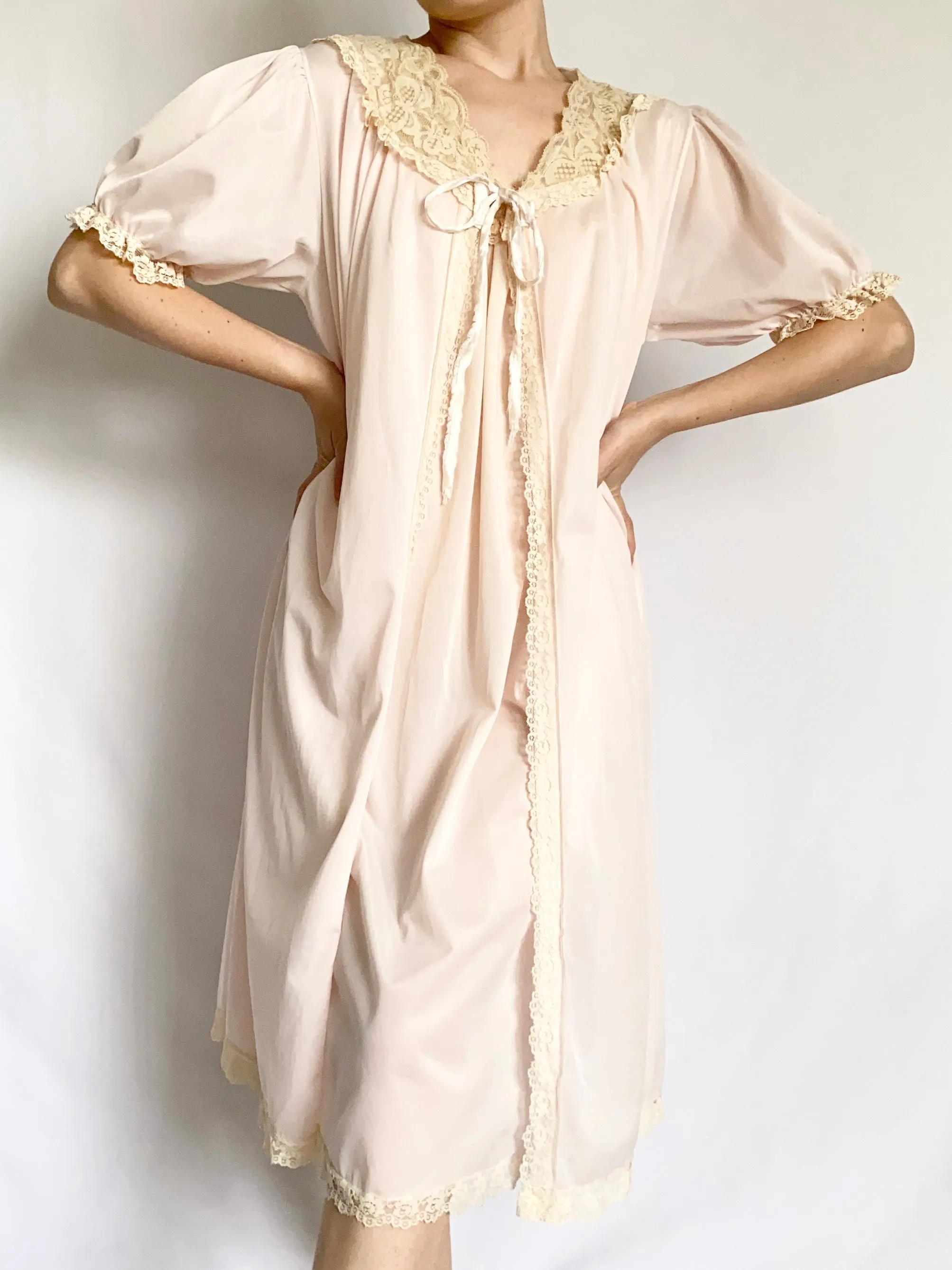 Pink 1950s Delicate Nightgown and Peignoir Set (S)
