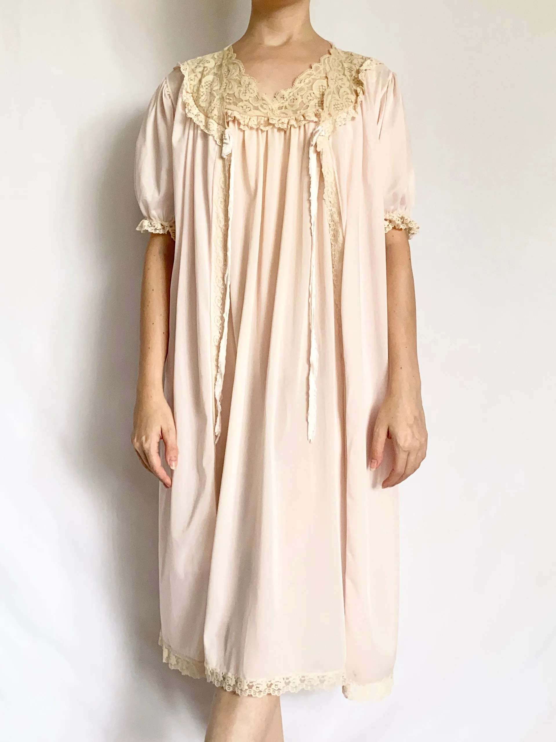 Pink 1950s Delicate Nightgown and Peignoir Set (S)